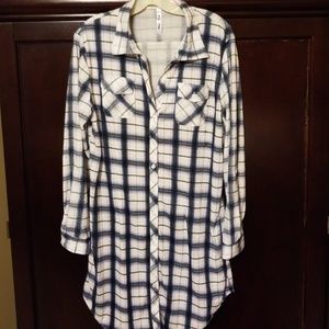 White Mark Couture Collection long flannel print L